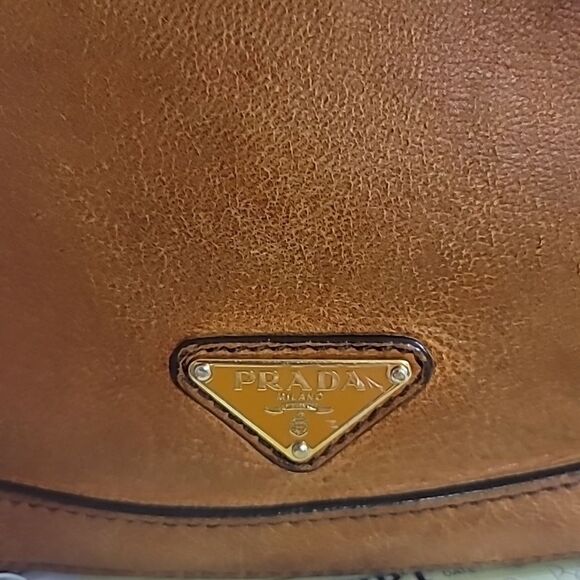 PRADA Vintage All Leather Bucket Shoulder Bag comes with COA , Dust Bag RARE Bag - Picture 13 of 16